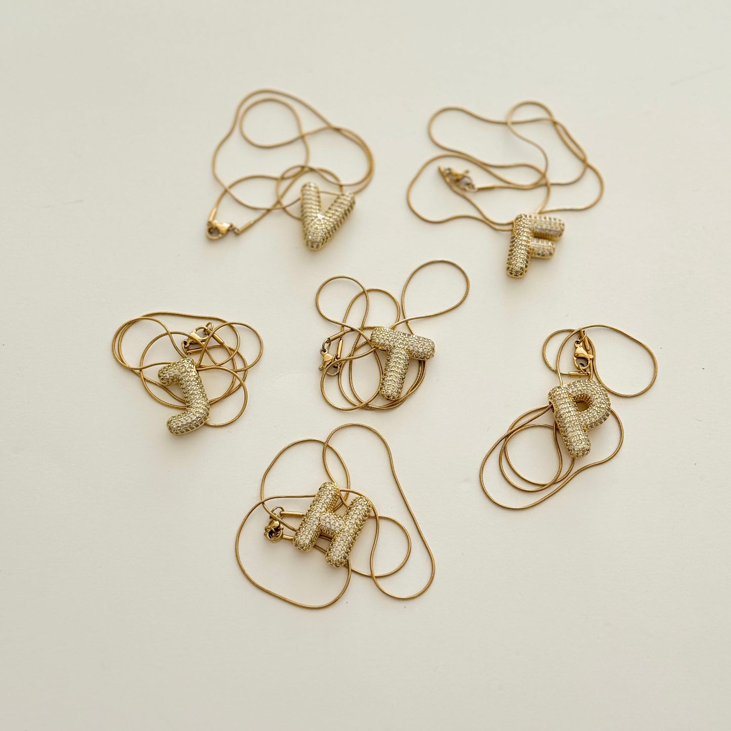 Colar Letras Brilhantes