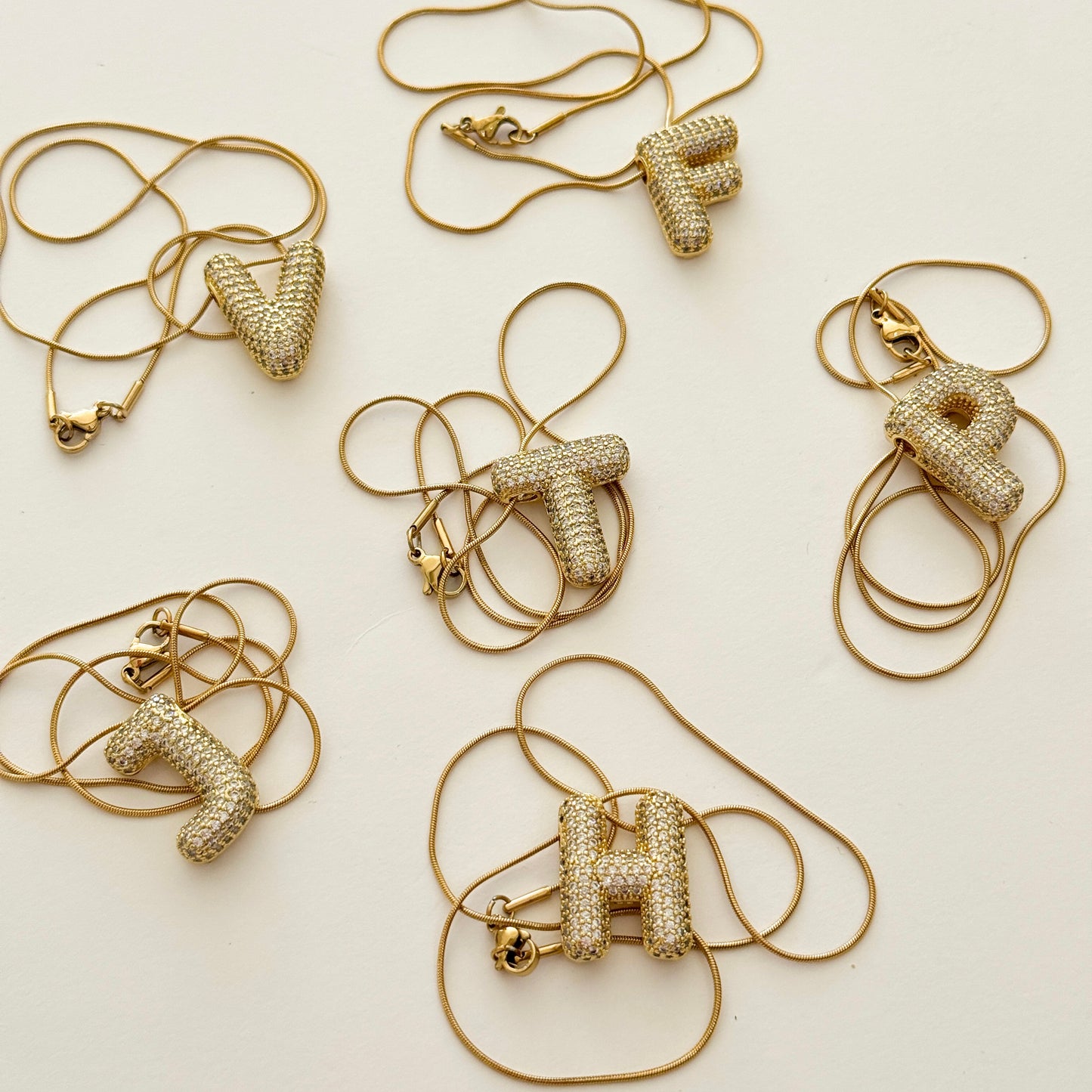 Colar Letras Brilhantes